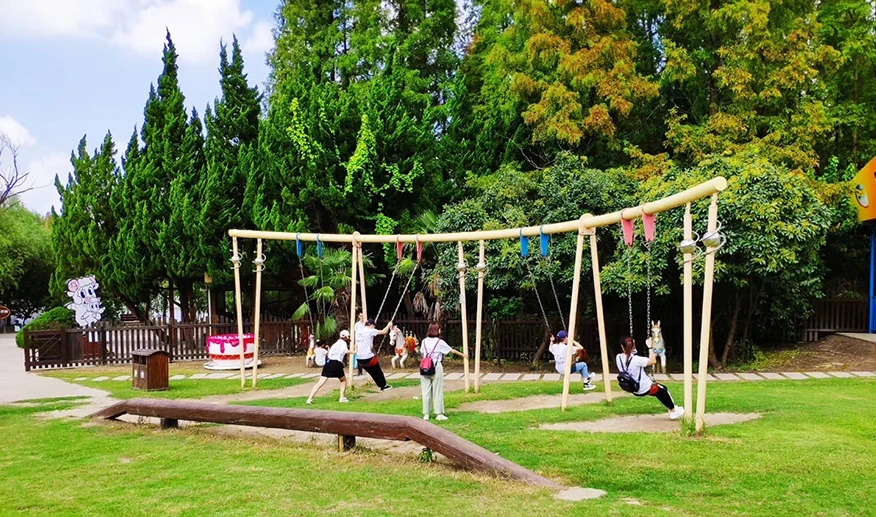 Hitelecom team building activity in the park
